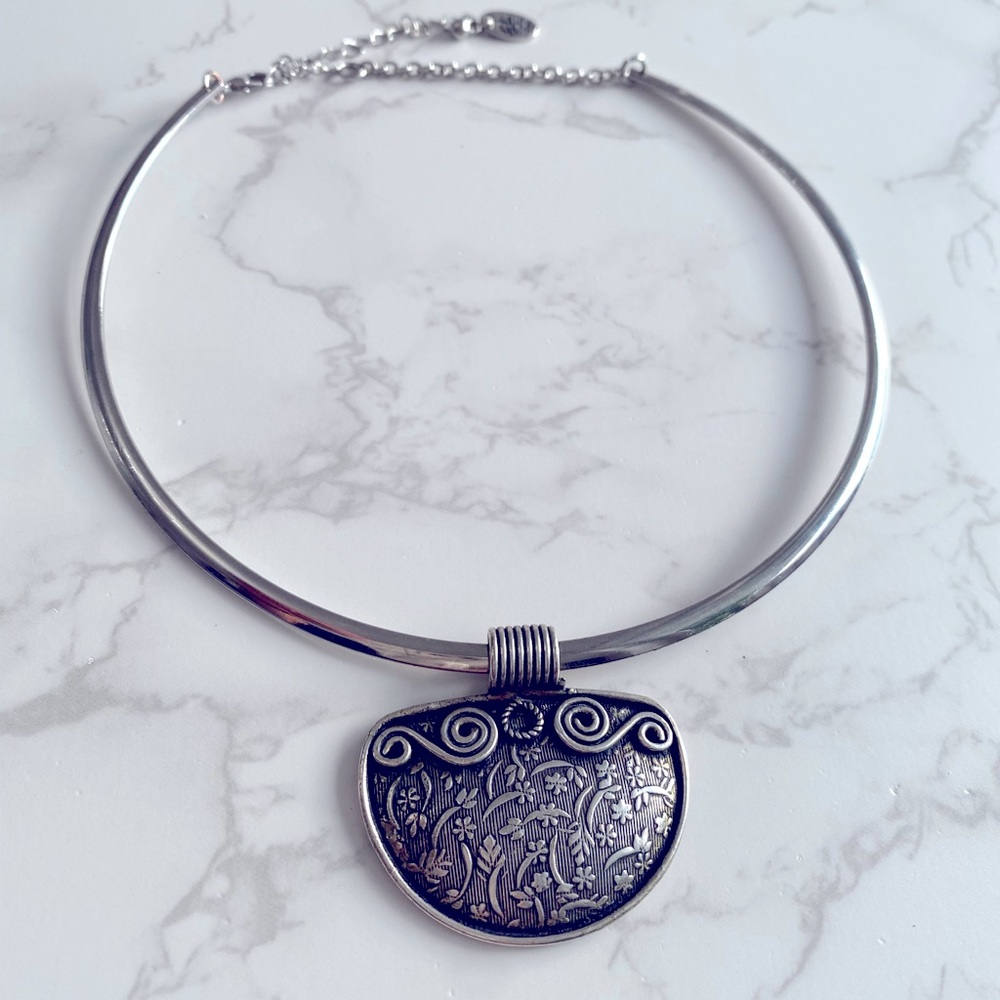 Choker and Charm, Silver Color